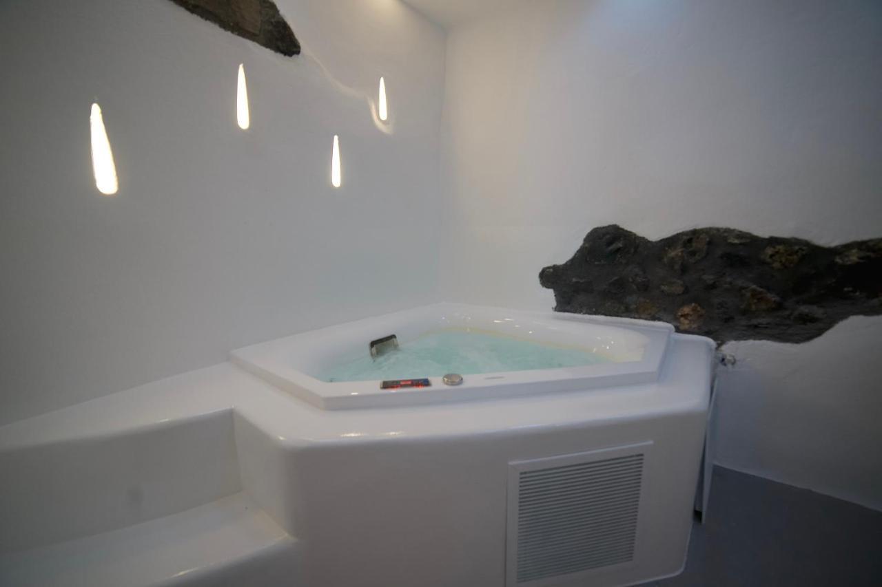 Eternity Suites Santorini Fíra Kültér fotó